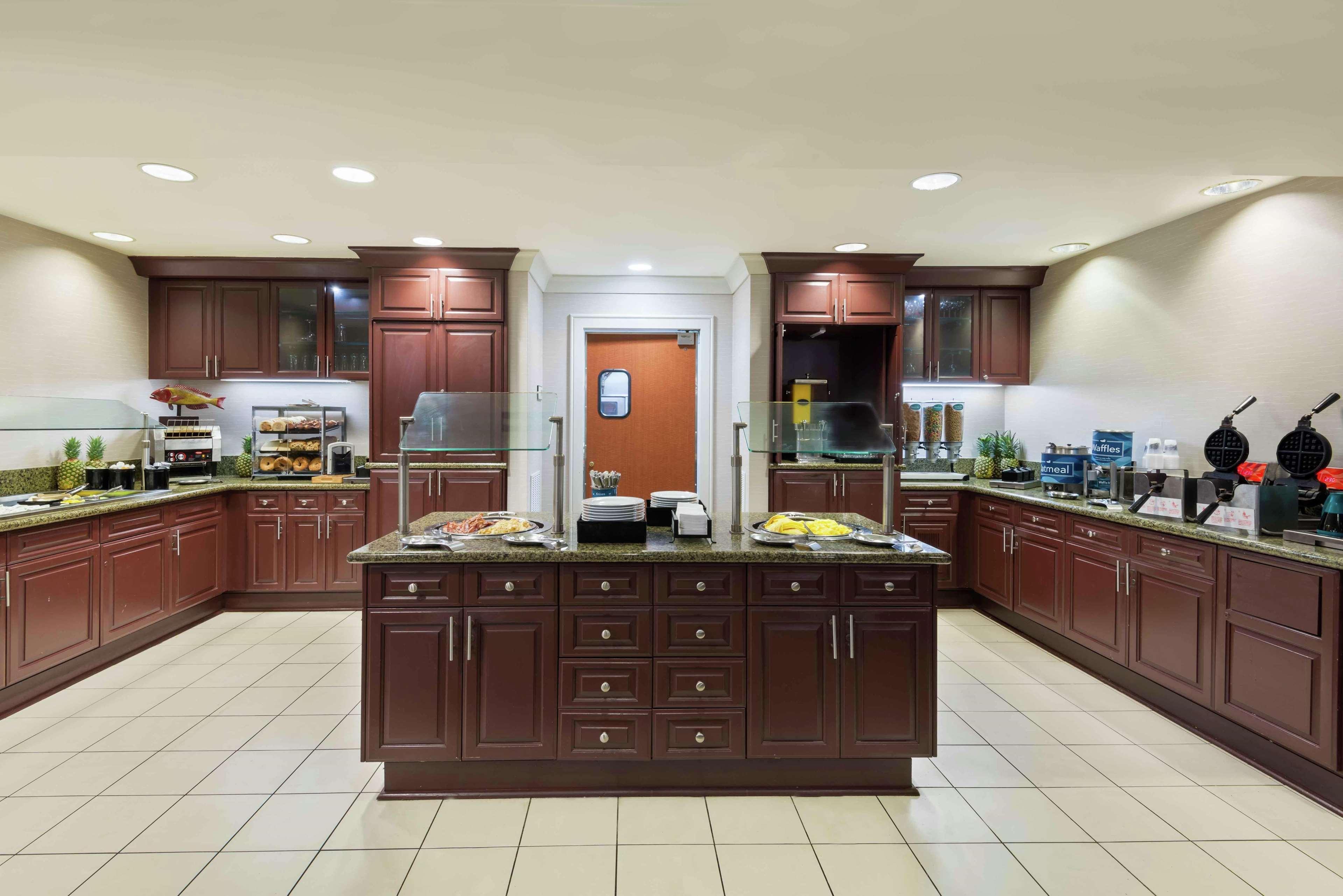 Hotel Homewood By Hilton Airport - Westshore