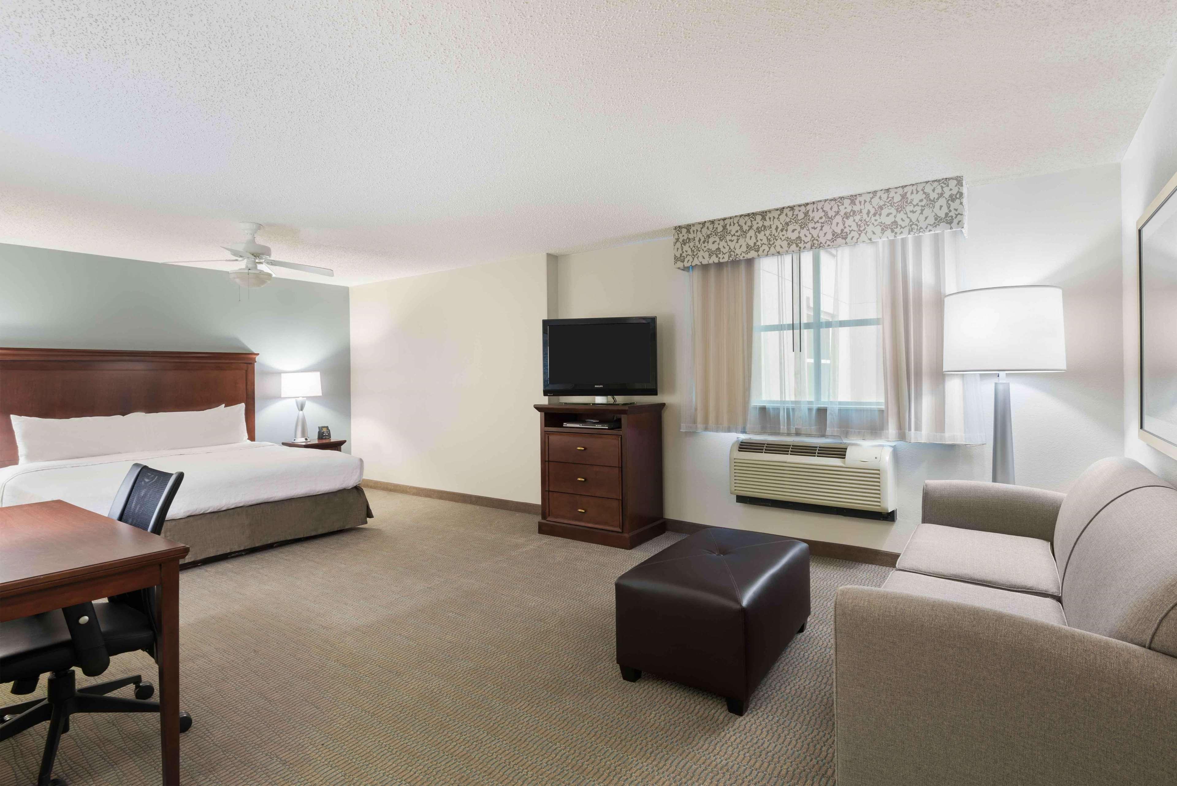 Hotel Homewood By Hilton Airport - Westshore