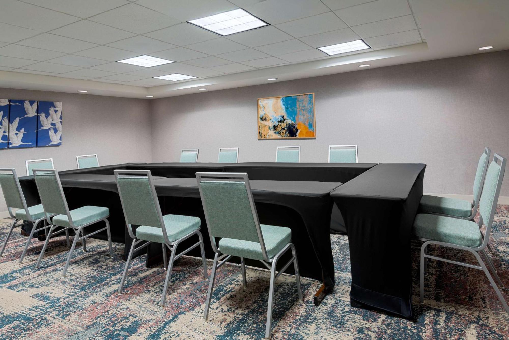 Homewood By Hilton Airport - Westshore Hotel 3*