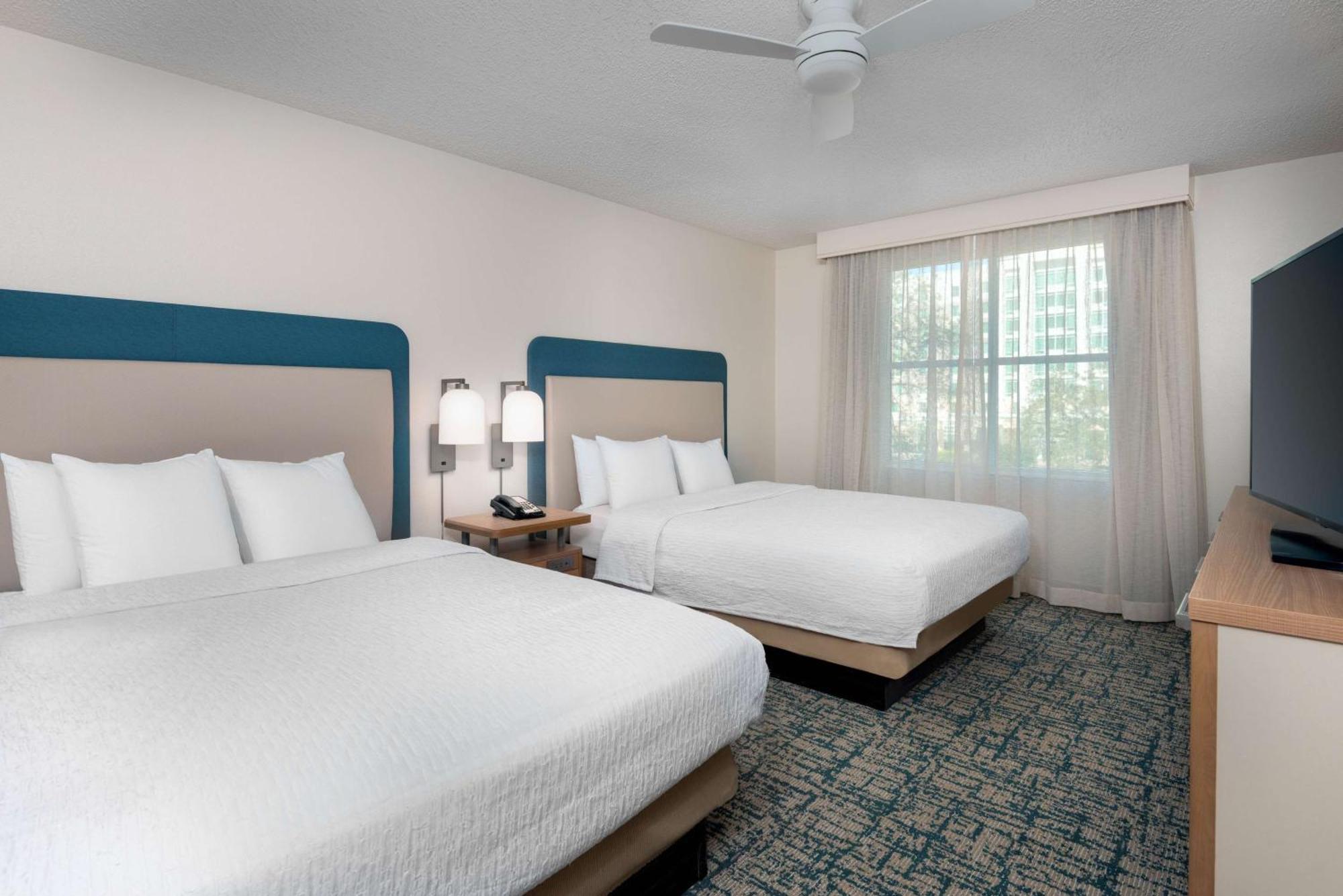 Hotel Homewood By Hilton Airport - Westshore 3*