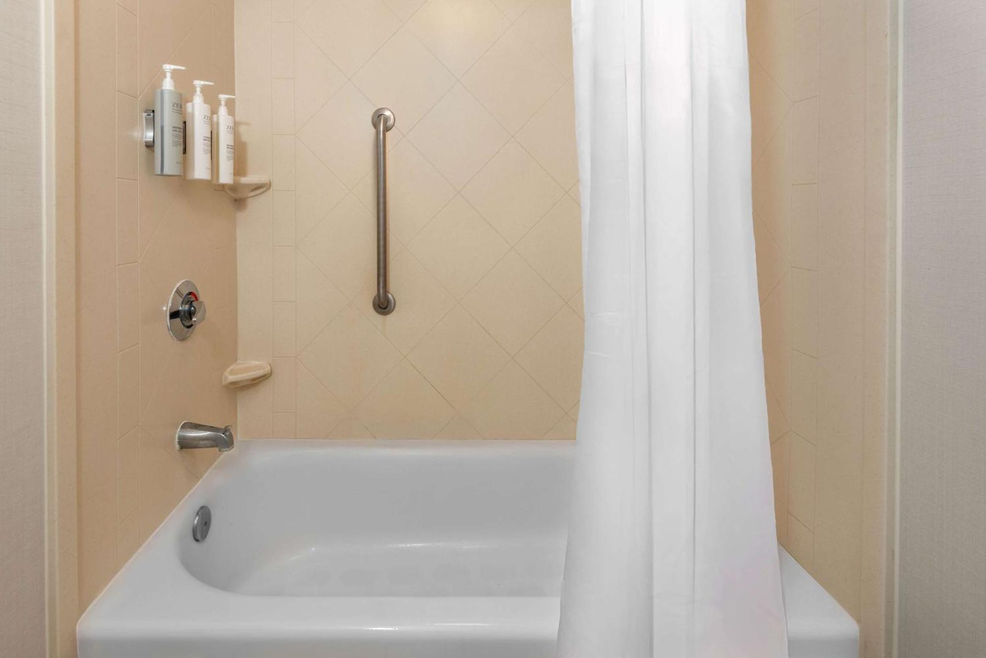 Homewood By Hilton Airport - Westshore Hotel 3*