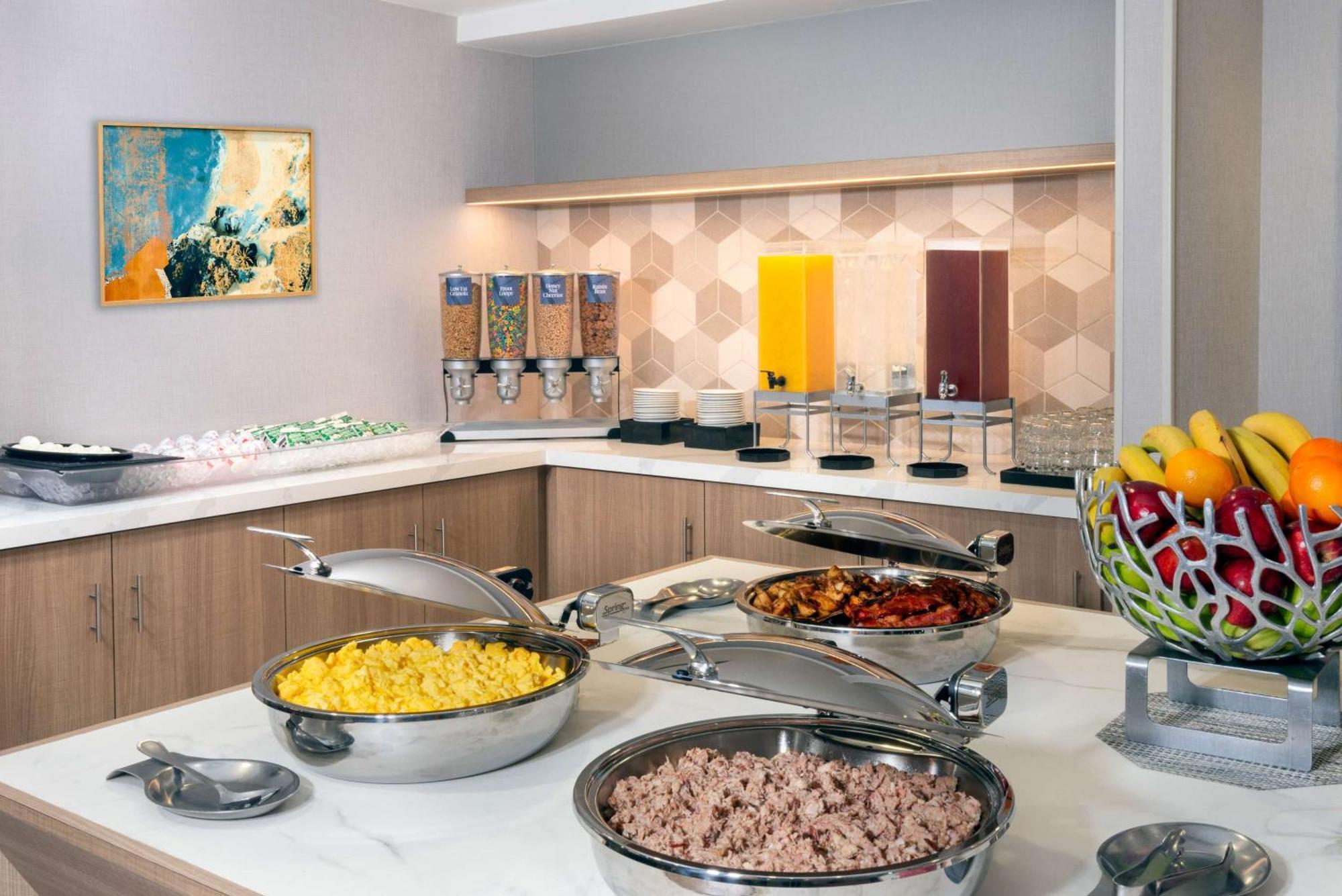 Hotel Homewood By Hilton Airport - Westshore 3*