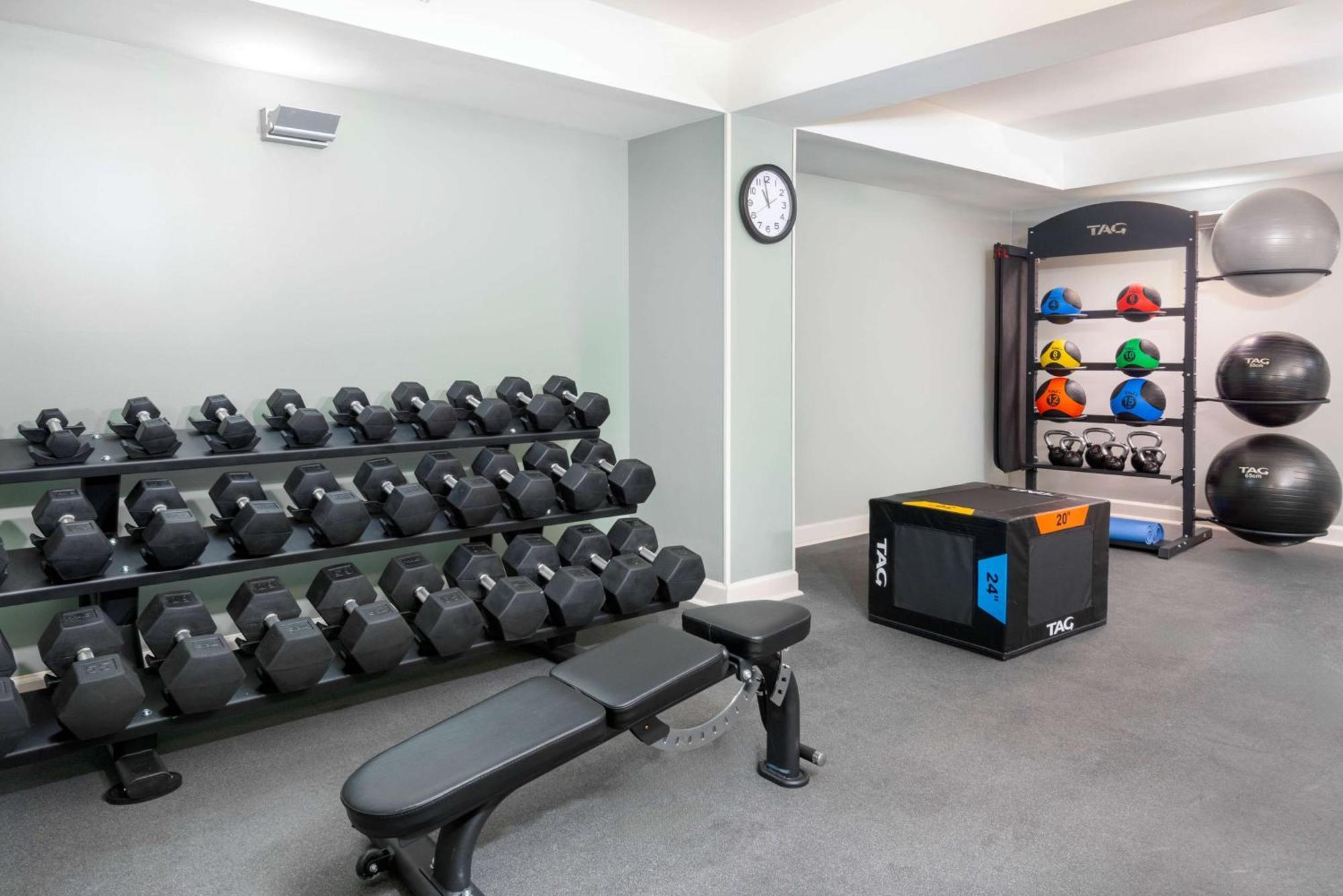 Homewood By Hilton Airport - Westshore Hotel