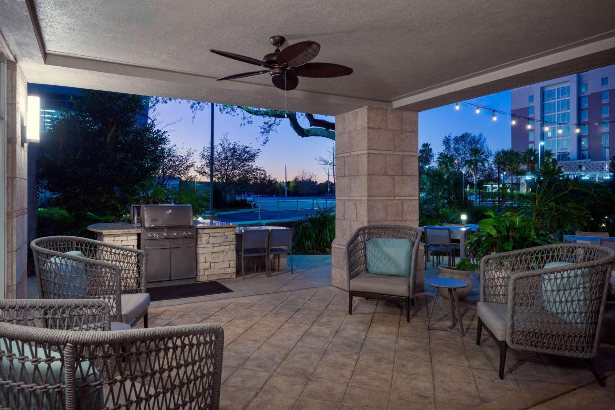 Hotel Homewood By Hilton Airport - Westshore 3*