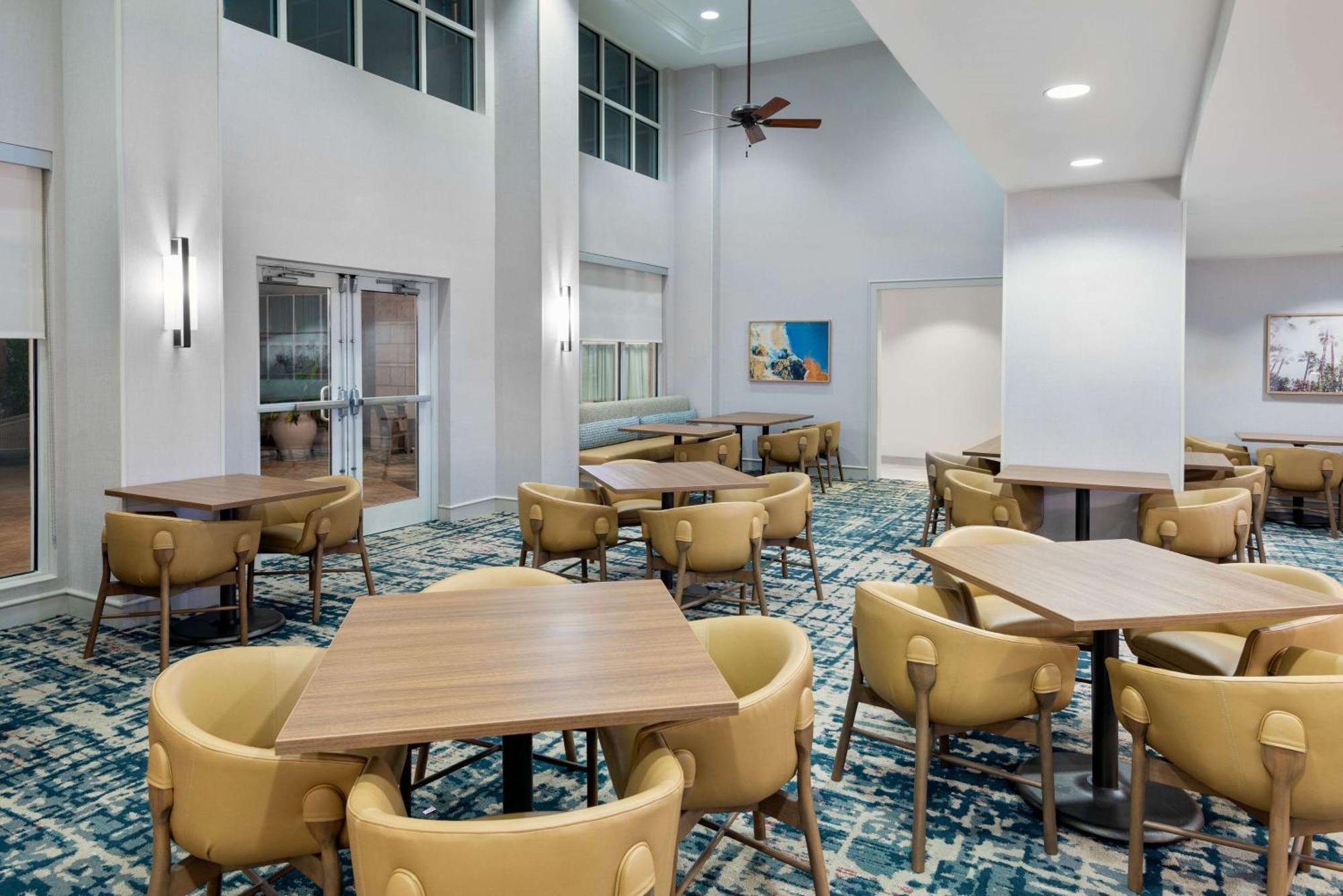 Homewood By Hilton Airport - Westshore 3*