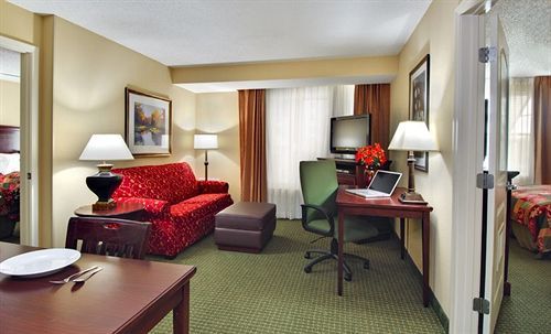 Homewood By Hilton Airport - Westshore Hotel